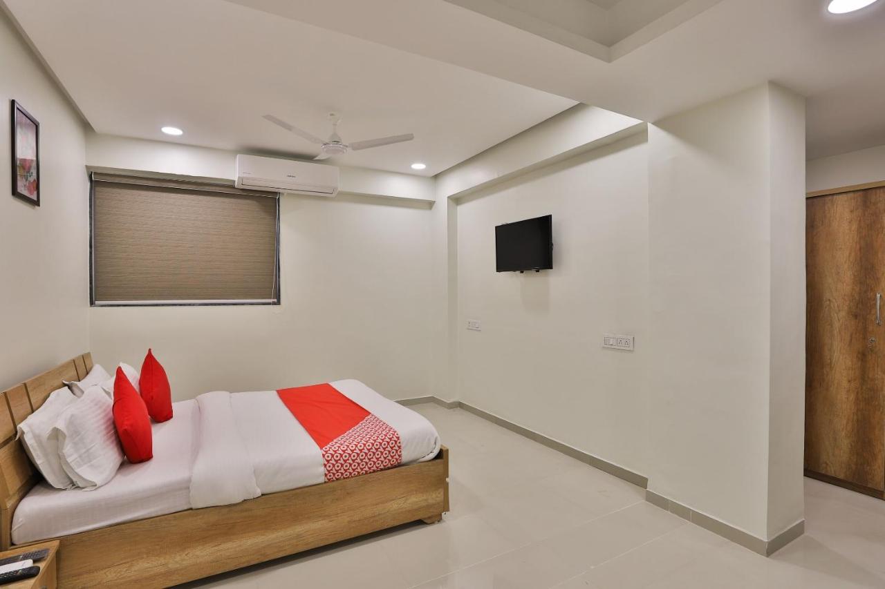 Collection O 12462 Hotel Shiv Inn Gandhinagar Luaran gambar