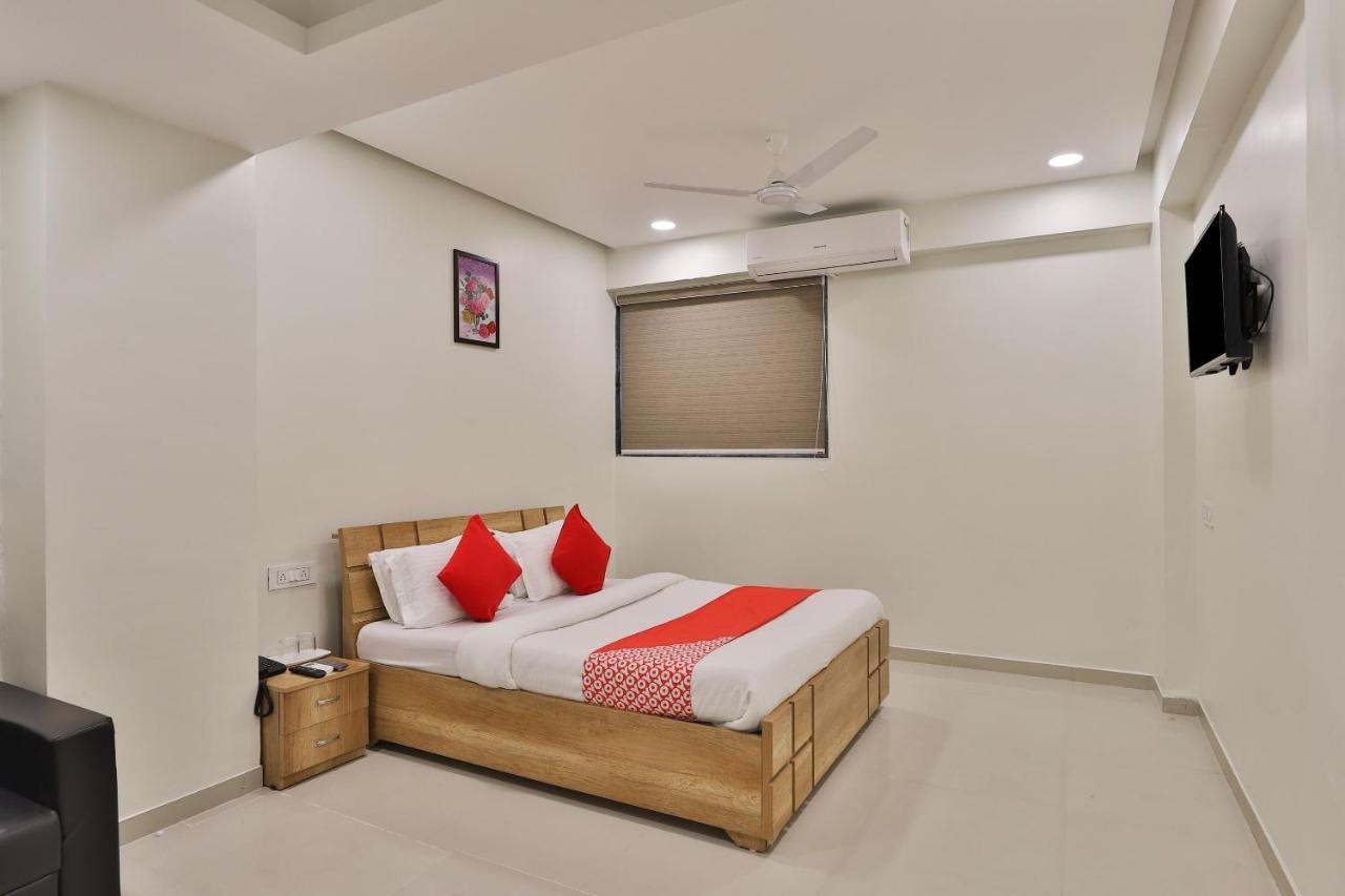 Collection O 12462 Hotel Shiv Inn Gandhinagar Luaran gambar