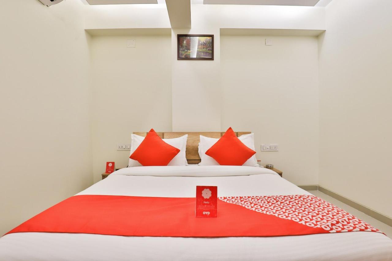 Collection O 12462 Hotel Shiv Inn Gandhinagar Luaran gambar