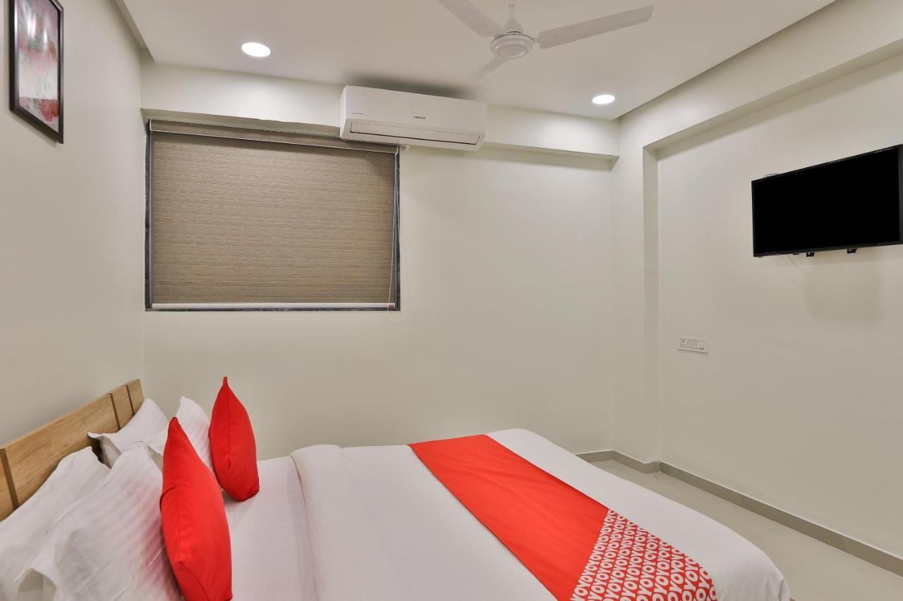 Collection O 12462 Hotel Shiv Inn Gandhinagar Luaran gambar