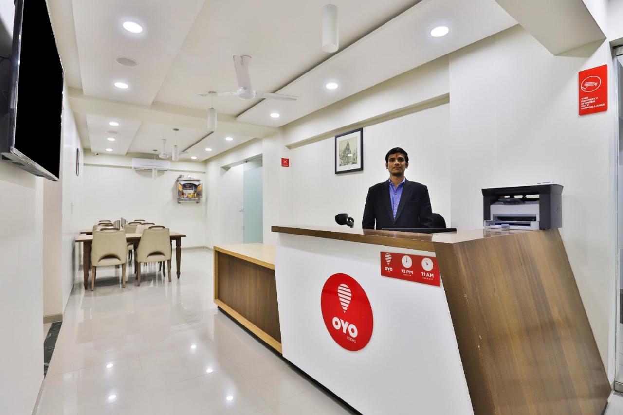 Collection O 12462 Hotel Shiv Inn Gandhinagar Luaran gambar