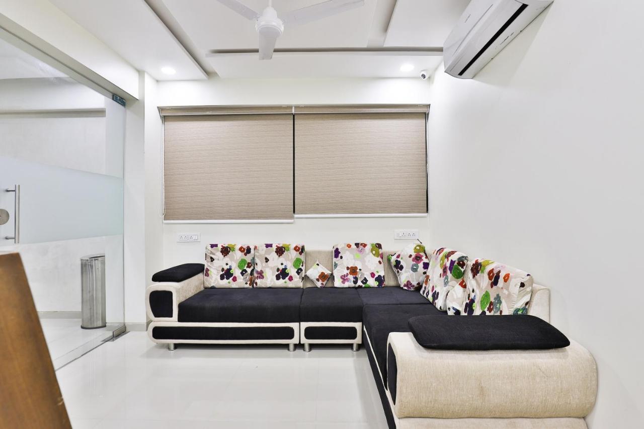 Collection O 12462 Hotel Shiv Inn Gandhinagar Luaran gambar
