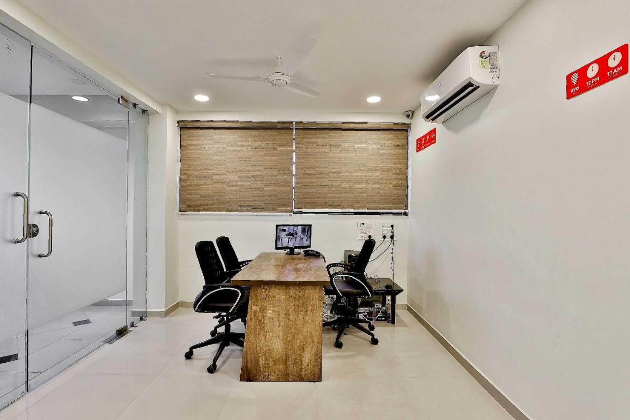 Collection O 12462 Hotel Shiv Inn Gandhinagar Luaran gambar