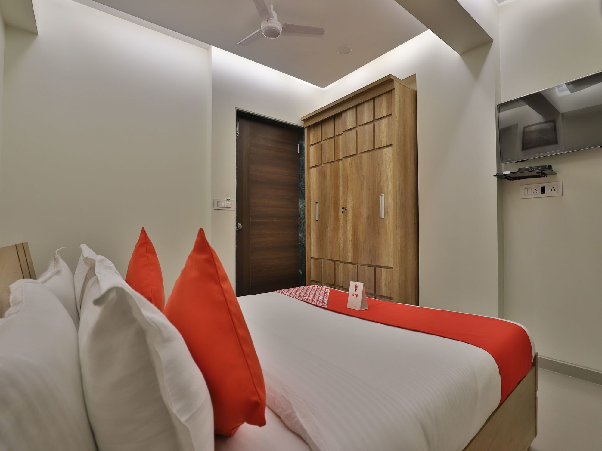 Collection O 12462 Hotel Shiv Inn Gandhinagar Luaran gambar